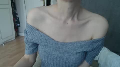 Snapshot of deessedivine chatting on September 12, 2:41 pm KamiDevi online show from September 12, 2:41 pm