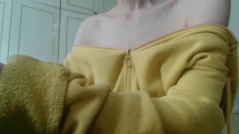 Snapshot of deessedivine chatting on October 2, 3:22 pm KamiDevi online show from October 2, 3:22 pm