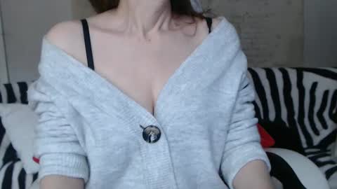 Snapshot of deessedivine chatting on January 17, 12:10 pm KamiDevi online show from January 17, 12:10 pm