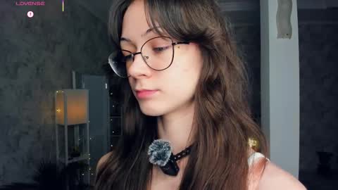 Amy online show from December 17, 7:09 pm