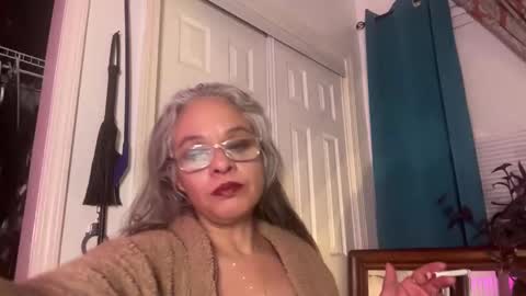 Tori online show from December 2, 3:38 am