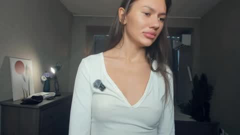 Laura online show from May 17, 10:46 am