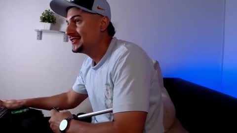  DEIVY  online show from February 20, 9:06 pm