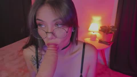 Delilah online show from November 11, 4:14 am