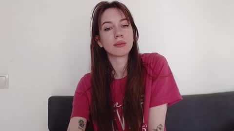 Snapshot of demiamour chatting on September 11, 11:33 am Demi. not your babybabebb and other shit online show from September 11, 11:33 am