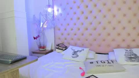 denisse_logan online show from May 23, 3:46 am