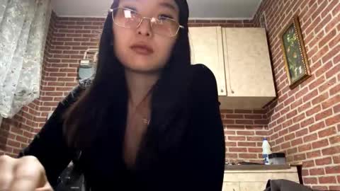 Emma online show from September 25, 7:10 pm