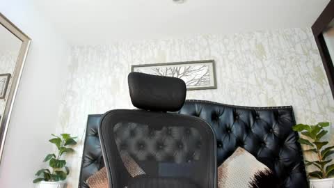 denzelrios online show from March 31, 4:02 am