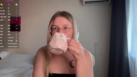 Vi  Victoria online show from April 4, 2:46 pm