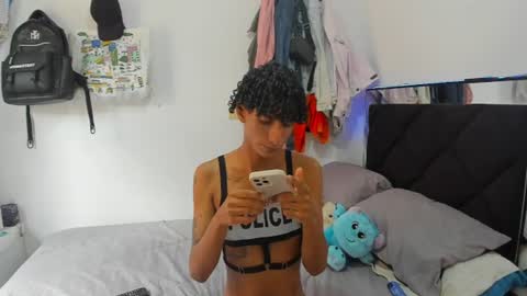 dereck_beaumont online show from July 18, 5:59 pm
