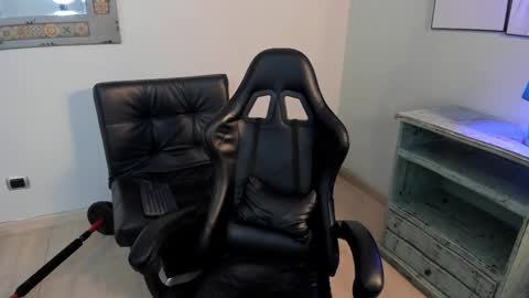 Snapshot of dereck_manson chatting on October 18, 11:47 am dereck_manson online show from October 18, 11:47 am