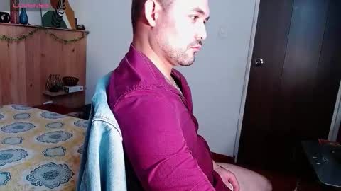 Dereck Mills3 online show from January 13, 2:41 am