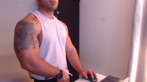 Derek online show from January 10, 11:29 pm