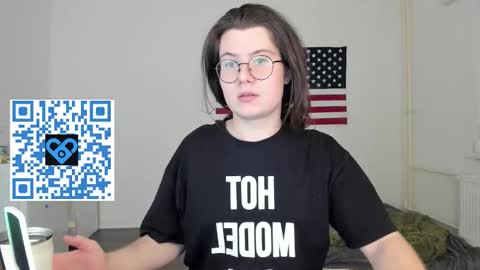 Derek online show from November 17, 6:32 pm