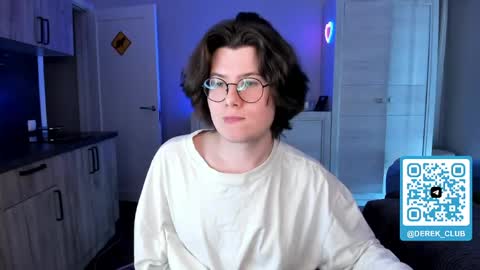 Derek online show from May 11, 9:16 am