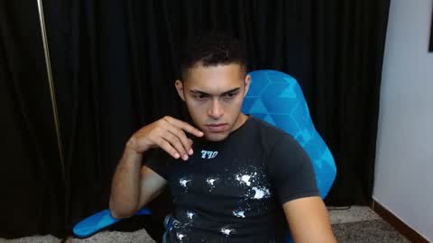 D E R E K online show from December 17, 1:07 pm