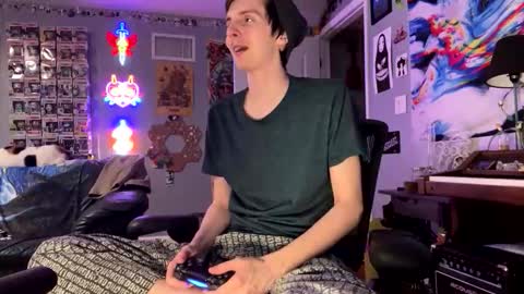 derekdings online show from December 3, 12:20 am