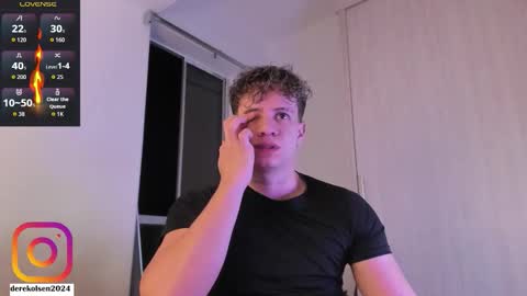 Snapshot of derekolsen_ chatting on October 22, 3:21 am Derek IG Derekolsen2024 online show from October 22, 3:21 am