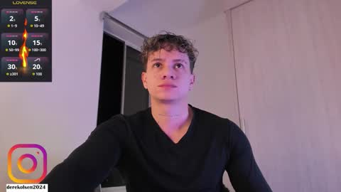 Snapshot of derekolsen_ chatting on October 21, 3:11 am Derek IG Derekolsen2024 online show from October 21, 3:11 am
