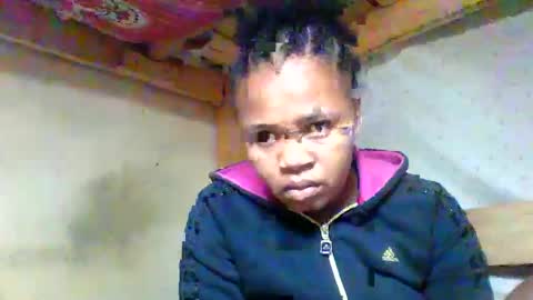 derissa online show from May 15, 8:23 am
