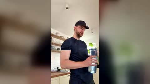 derkleinerabauke online show from June 30, 4:28 pm