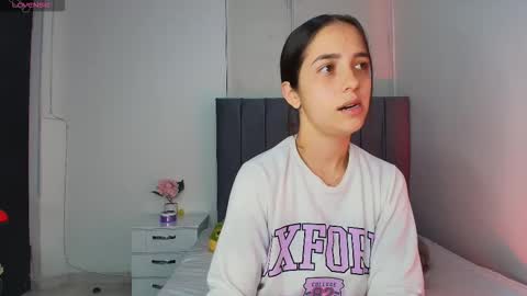 Snapshot of derly_cuervo703031 chatting on October 27, 4:40 pm derly_cuervo703031 online show from October 27, 4:40 pm