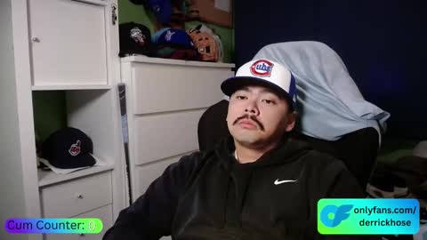 Derrick Hose online show from October 15, 3:54 am