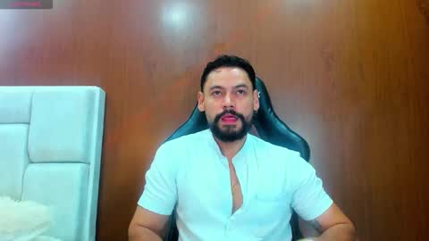 DerryBigger CM online show from November 11, 6:32 pm