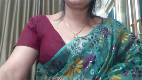Snapshot of desimaisa130 chatting on January 23, 4:26 pm Maisa online show from January 23, 4:26 pm
