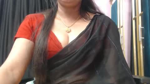Snapshot of desimaisa130 chatting on October 15, 4:19 pm Maisa online show from October 15, 4:19 pm