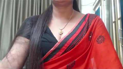 Snapshot of desimaisa130 chatting on January 19, 5:28 pm Maisa online show from January 19, 5:28 pm