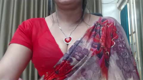 Snapshot of desimaisa130 chatting on January 24, 7:18 pm Maisa online show from January 24, 7:18 pm