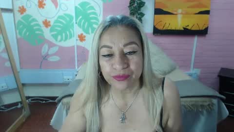 Snapshot of desire_latin chatting on October 13, 5:04 pm VALERIA online show from October 13, 5:04 pm