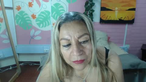 Snapshot of desire_latin chatting on October 10, 9:08 pm VALERIA online show from October 10, 9:08 pm