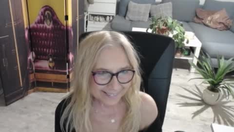 S O F I A online show from February 6, 2:53 pm