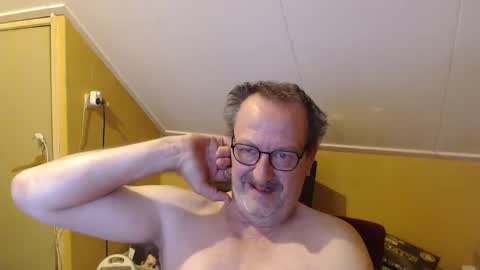 destelp online show from September 28, 7:01 pm