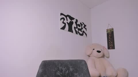 desty_y online show from February 20, 7:10 am