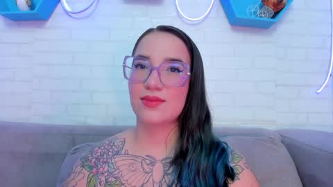 Snapshot of deva_blue chatting on January 19, 4:33 am Deva Blue online show from January 19, 4:33 am
