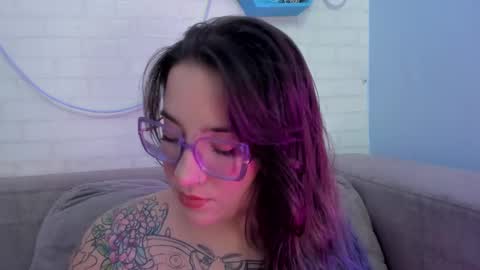 Snapshot of deva_blue chatting on February 10, 12:30 am Deva Blue online show from February 10, 12:30 am