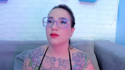 Snapshot of deva_blue chatting on January 12, 3:49 am Deva Blue online show from January 12, 3:49 am
