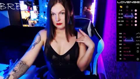 Evi online show from November 9, 7:05 pm