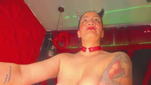 devil_taylorx online show from January 14, 4:15 pm