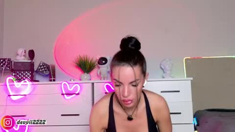 Devill2222 online show from May 15, 8:27 pm