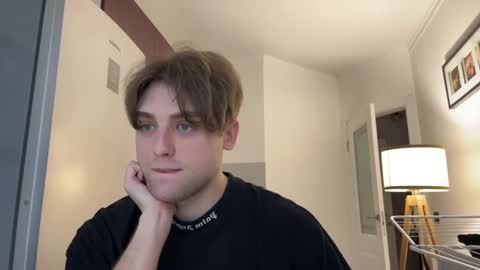 devilnut1 online show from January 28, 7:22 am