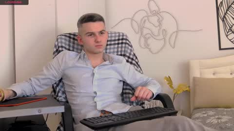 devin_ho online show from February 6, 8:45 pm