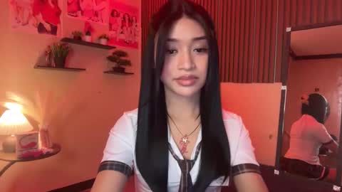 Snapshot of devine_goddessx chatting on October 18, 9:35 am Devine Greyson online show from October 18, 9:35 am