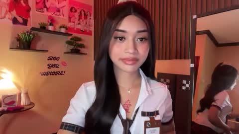 Snapshot of devine_goddessx chatting on October 6, 10:11 am Devine Greyson online show from October 6, 10:11 am