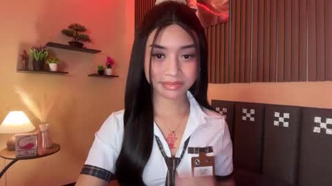 Snapshot of devine_goddessx chatting on September 26, 10:01 am Devine Greyson online show from September 26, 10:01 am