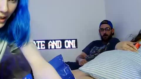 devykitten online show from April 4, 6:31 am