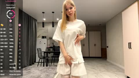 dewdropdoll online show from May 30, 4:05 pm